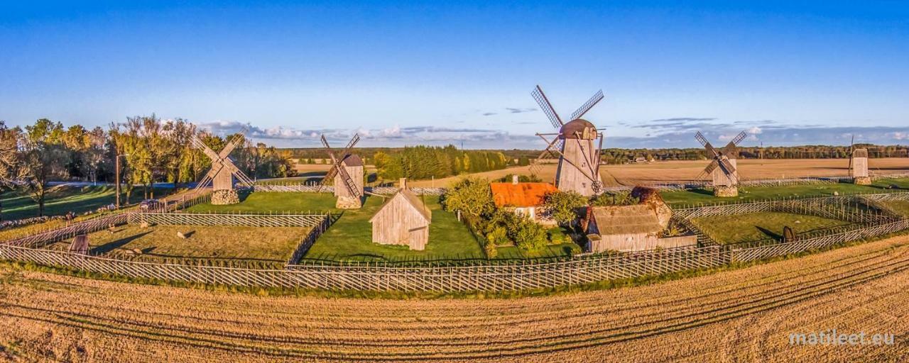 Cozy Summer House With Free Parking Near City Center & Beach Kuressaare Exterior foto