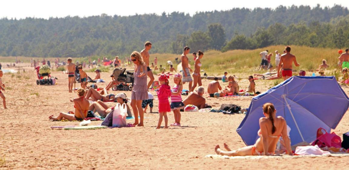 Cozy Summer House With Free Parking Near City Center & Beach Kuressaare Exterior foto